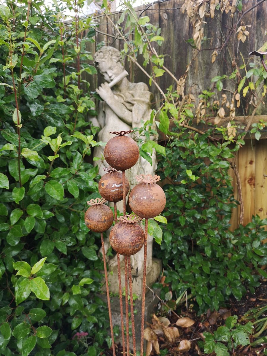 Poppy Seed Head Garden Stake